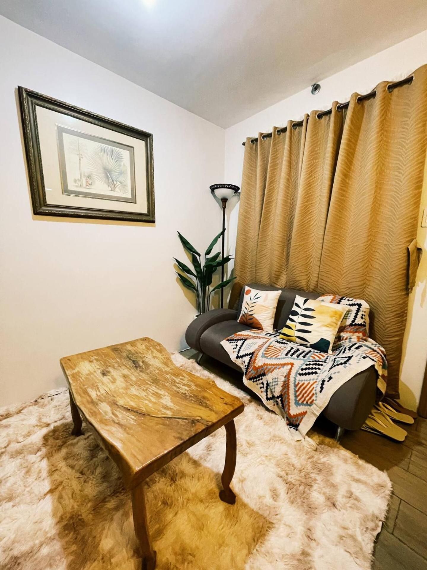 Deluxe Two-Bedroom Apartment with Garden View