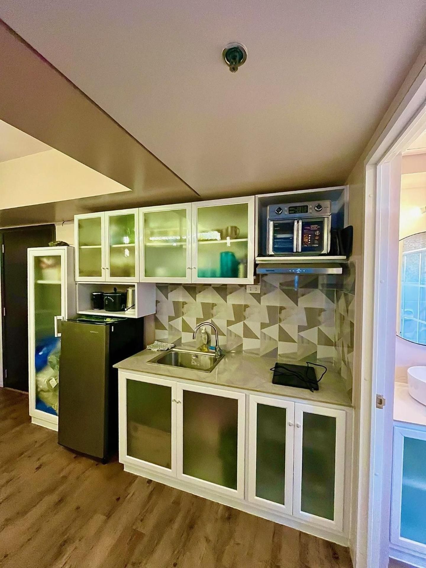 Deluxe One-Bedroom Apartment with City View