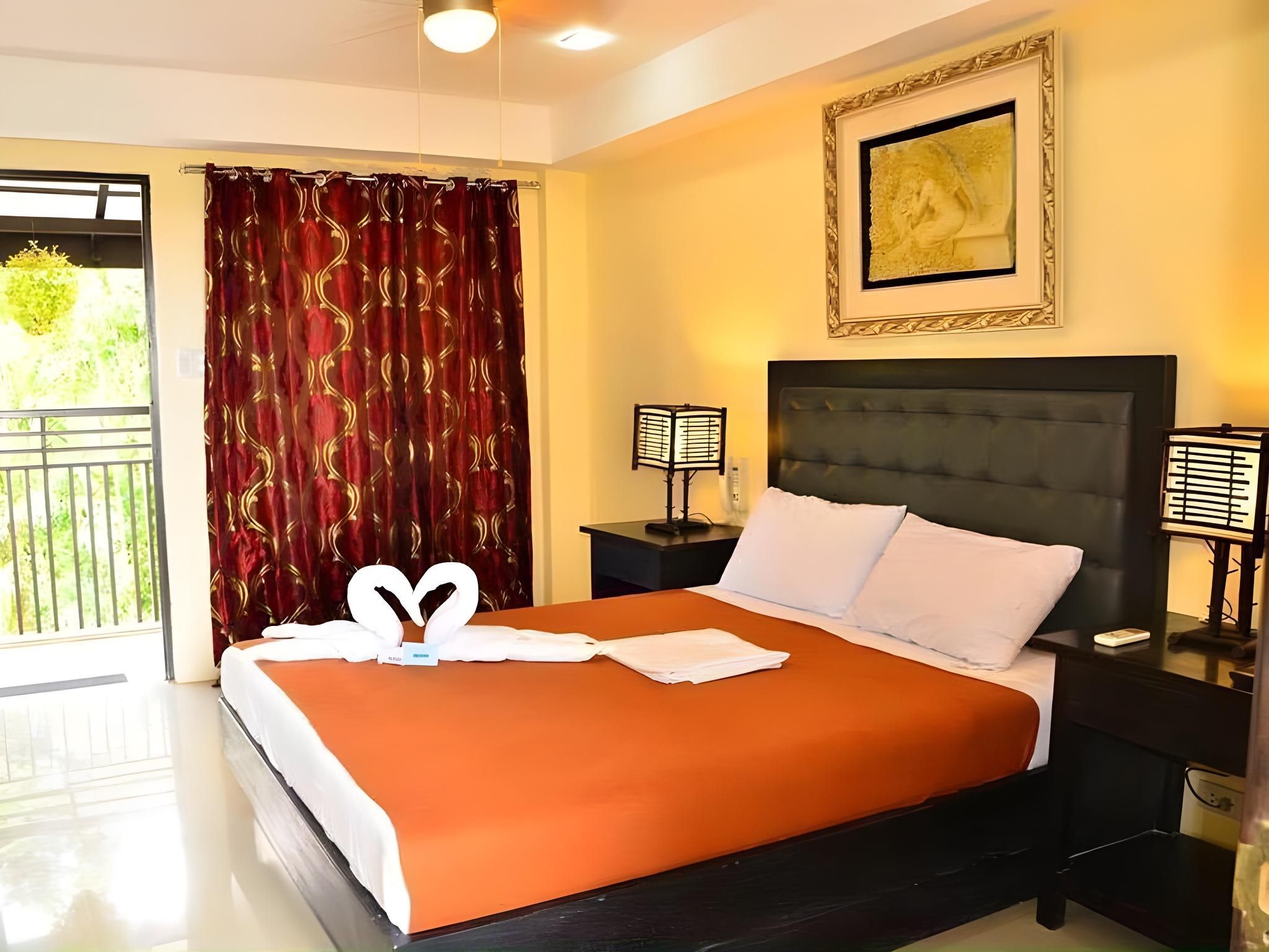 El Renzo Hotel Tagaytay Queen Bedroom 2