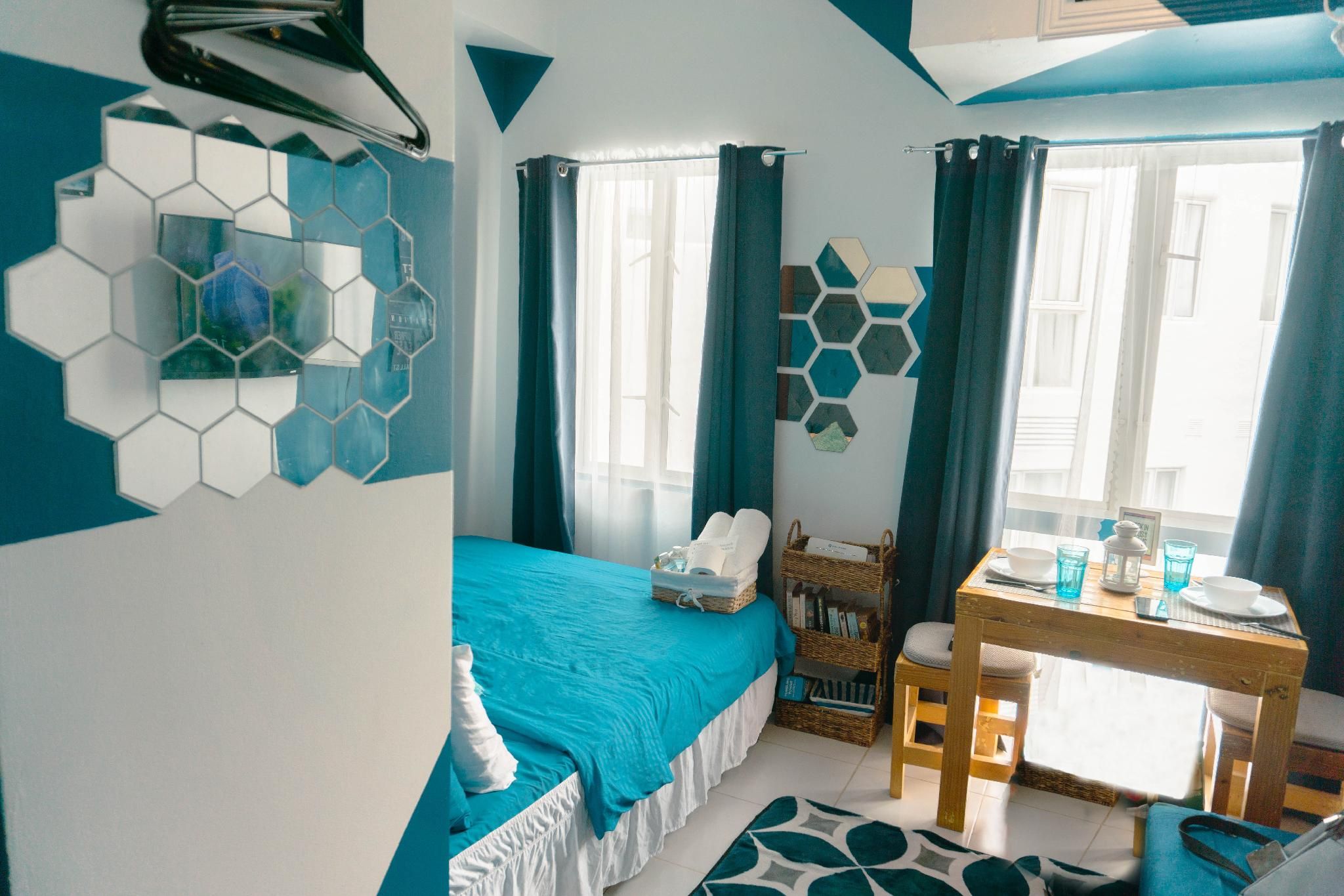 Retreat Haven La Bella Tagaytay Deluxe Pool 2