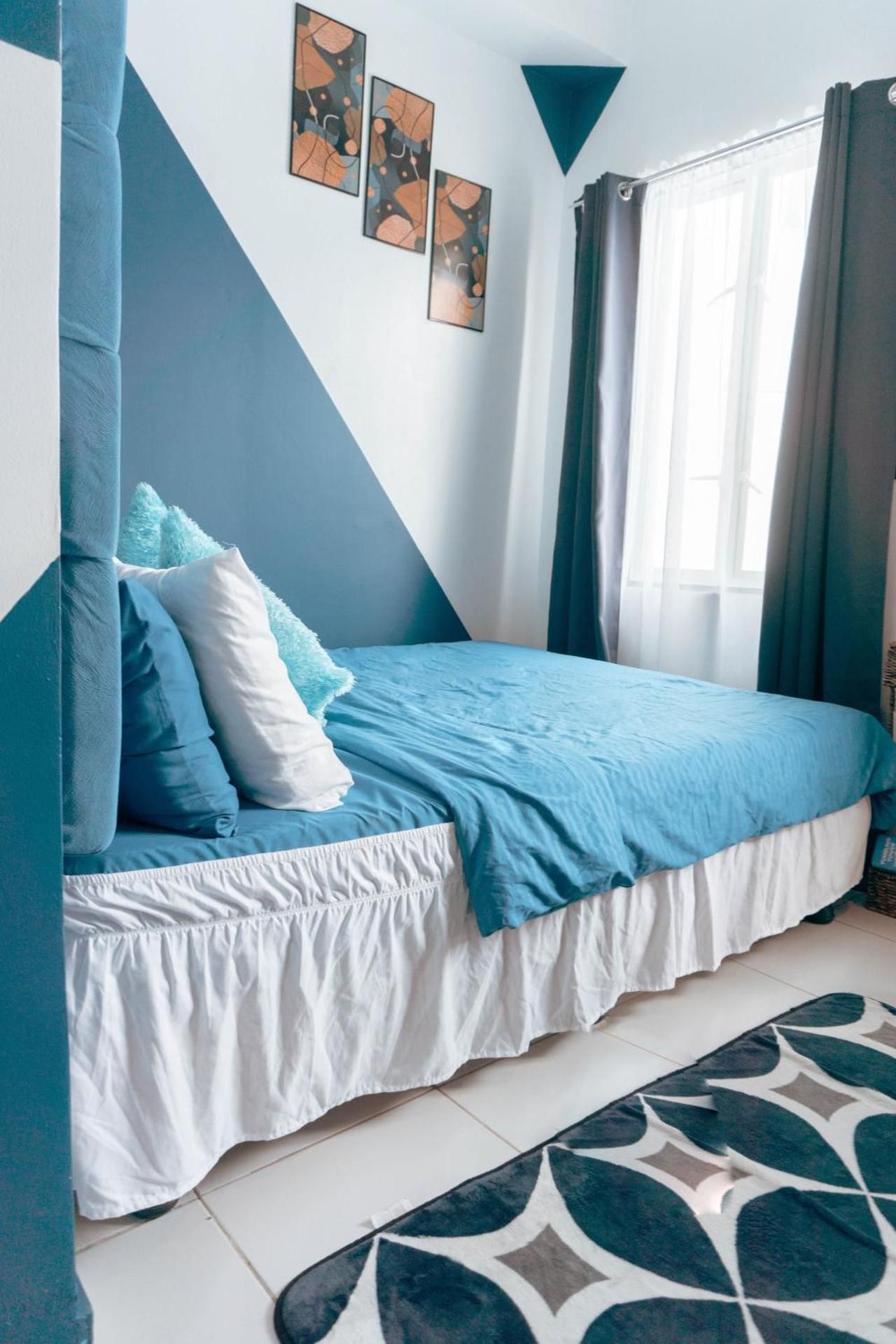 Retreat Haven La Bella Tagaytay Double Room with Pool View