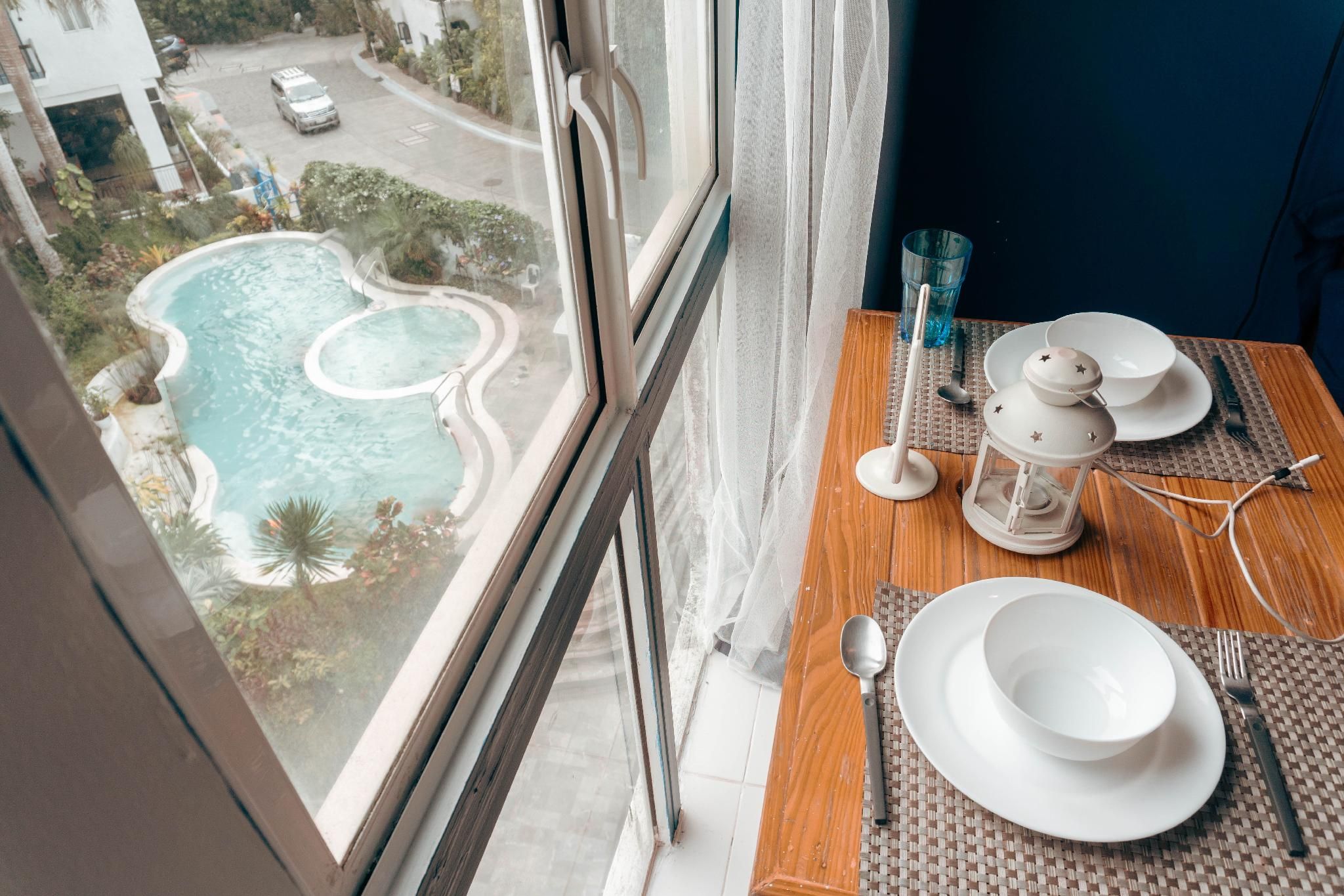 Retreat Haven La Bella Tagaytay Deluxe Pool 3