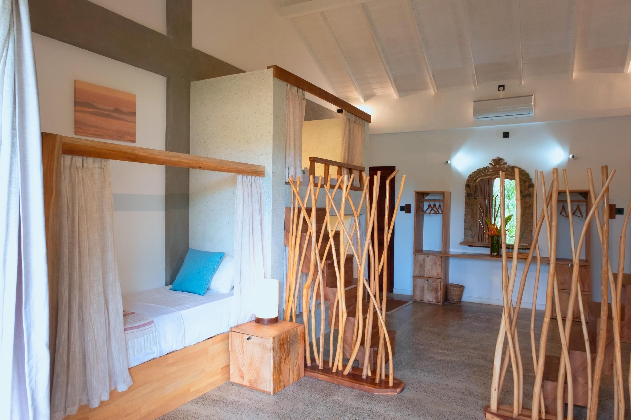 6 Bed Mix Dormitory
