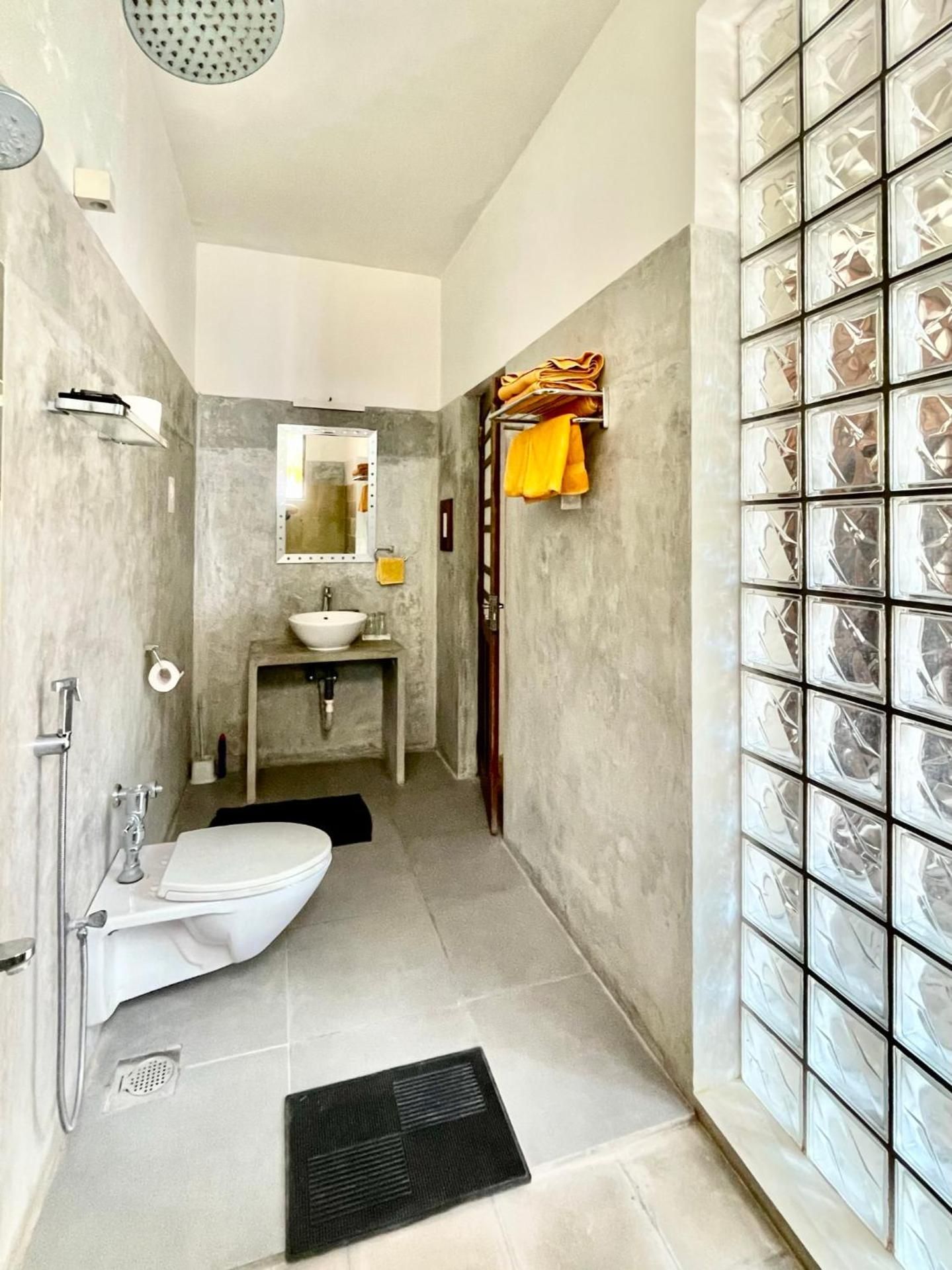 Double Room with Balcony and Sea View (Room 4)