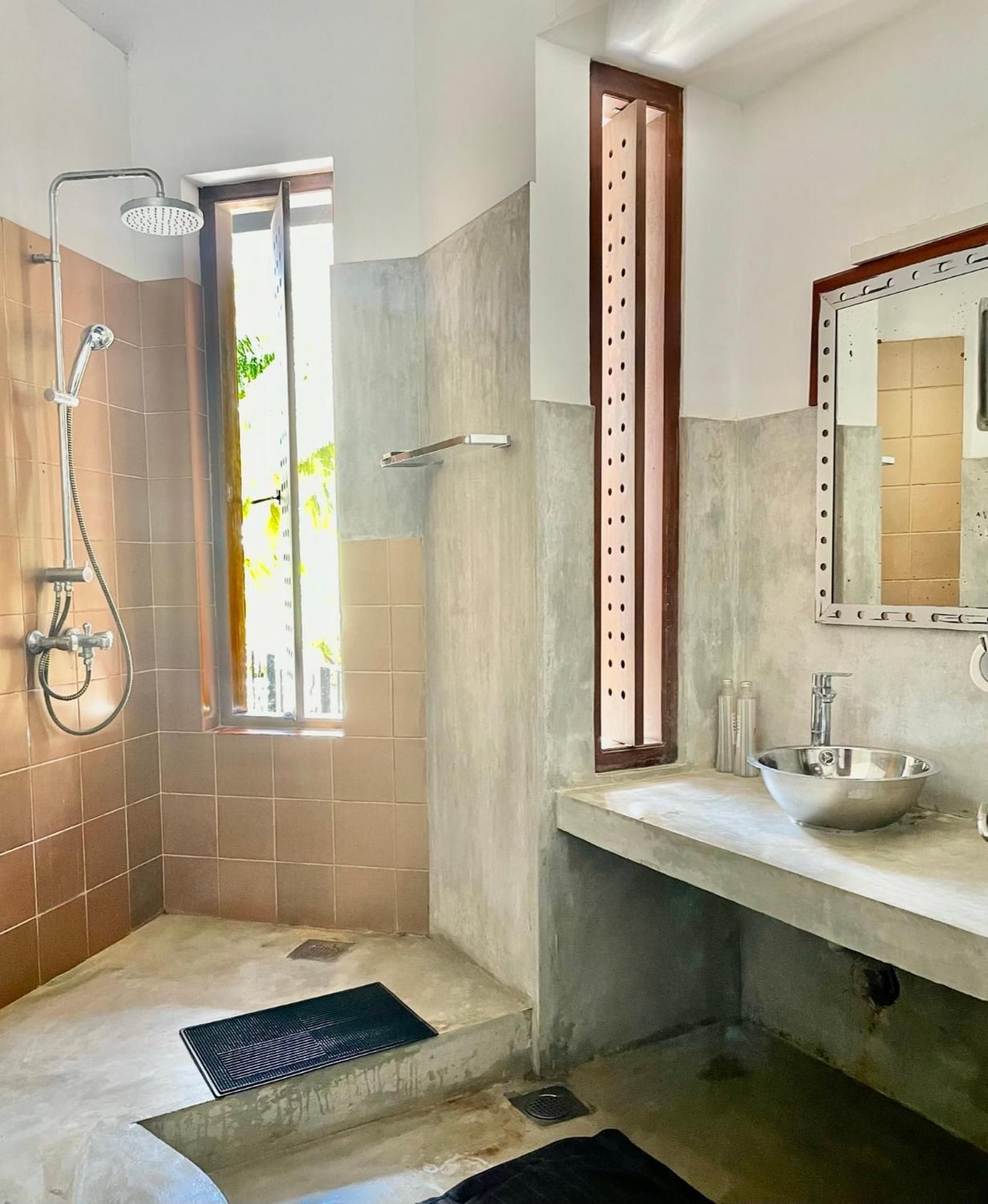 Deluxe Double Room with Balcony and Sea View (Room 5)