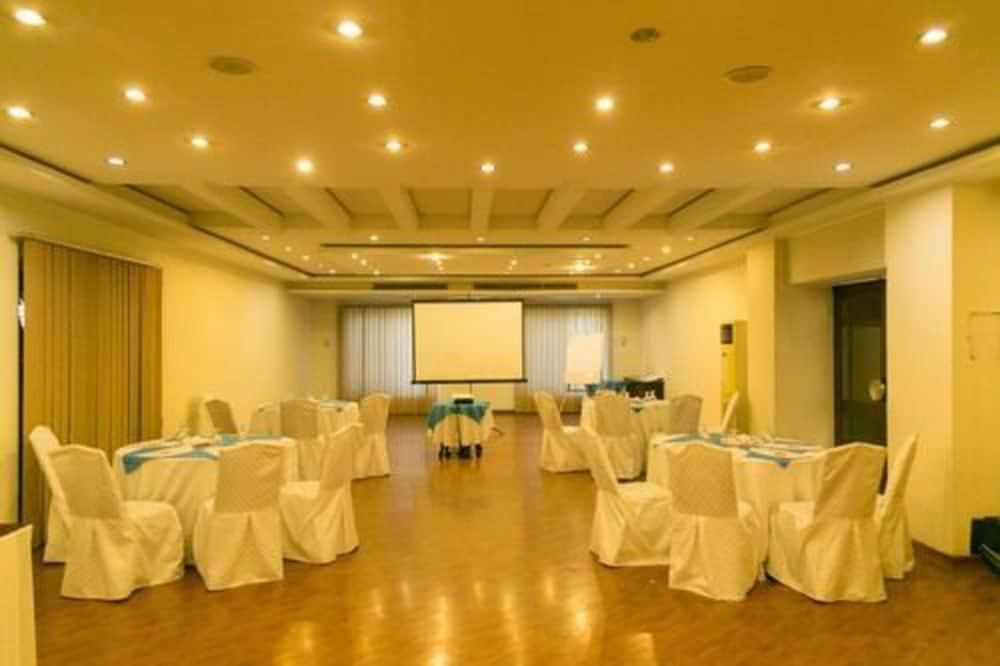 99df832f101e394fa80884d7efde453b