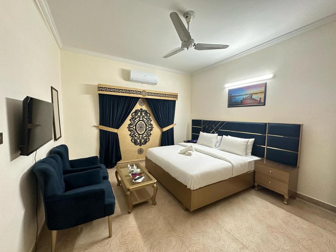 Travis Executive Guest House Deluxe Double Room