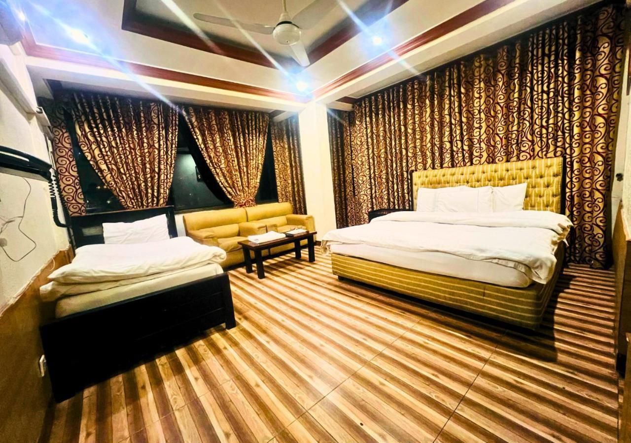 Triple Bed Room