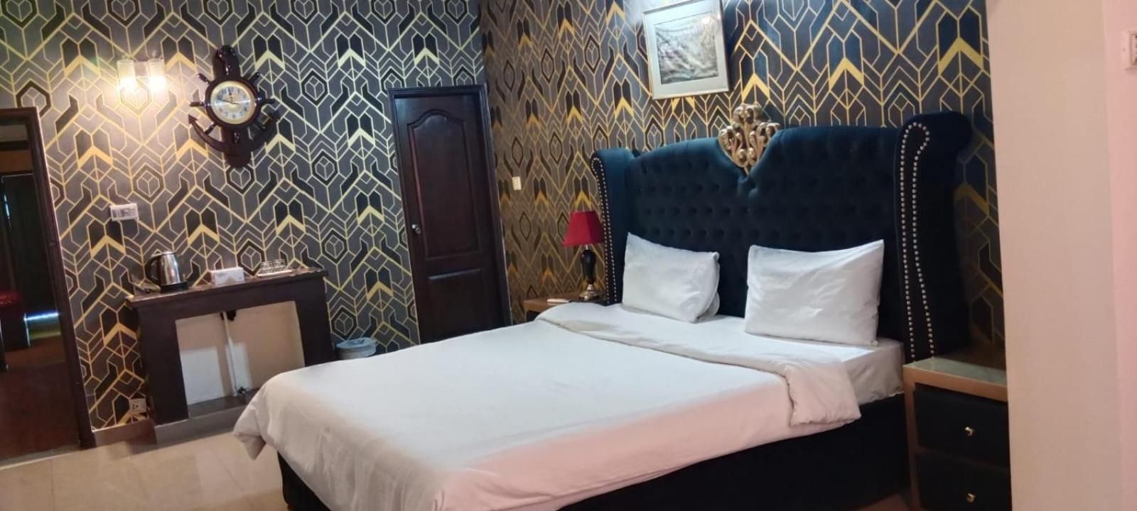 Deluxe Double or Twin Room