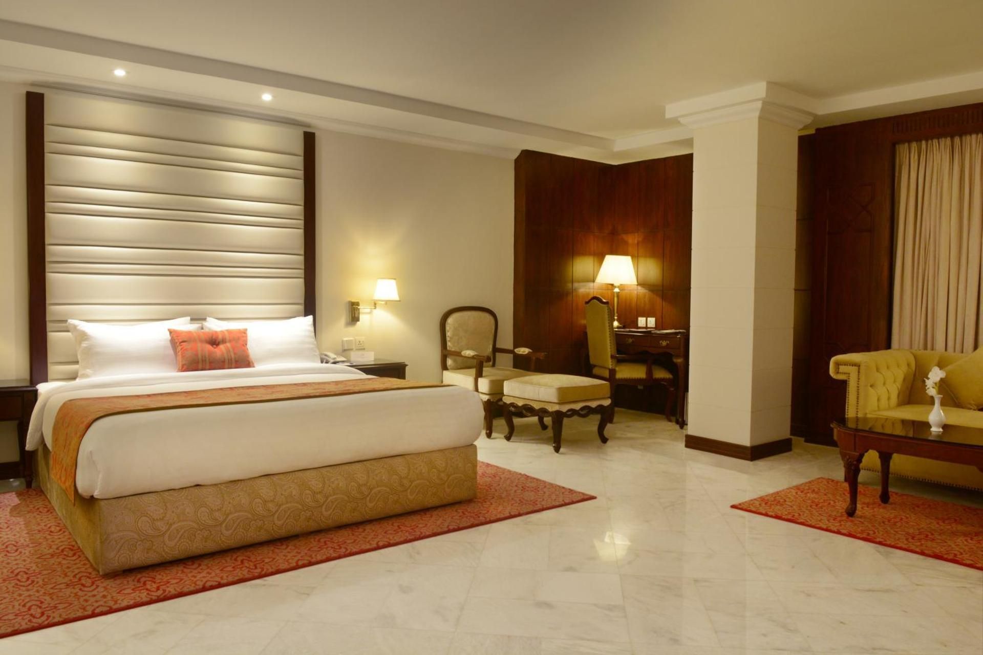 Suite with 1 King Bed - No Smoking