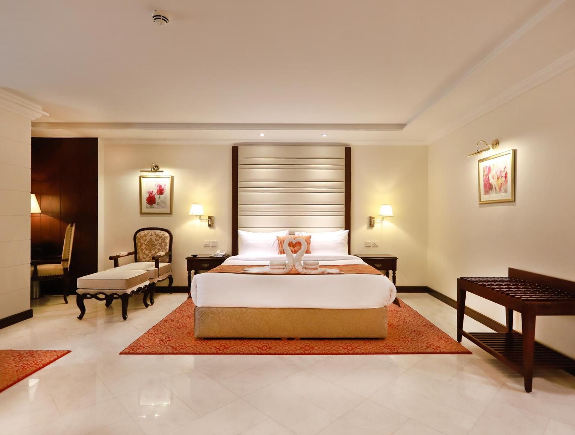 Suite with 1 King Bed - No Smoking