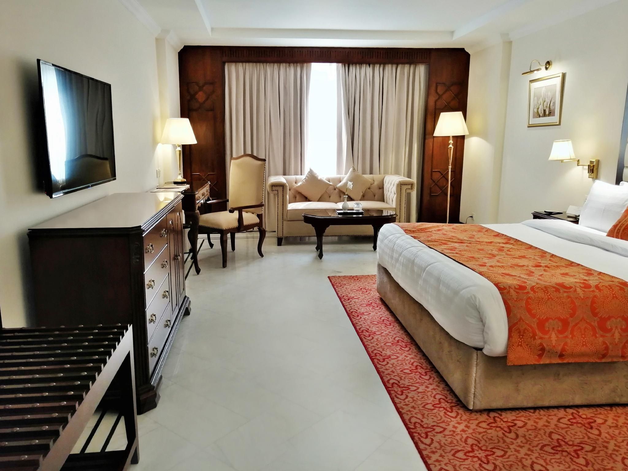 Deluxe King Room