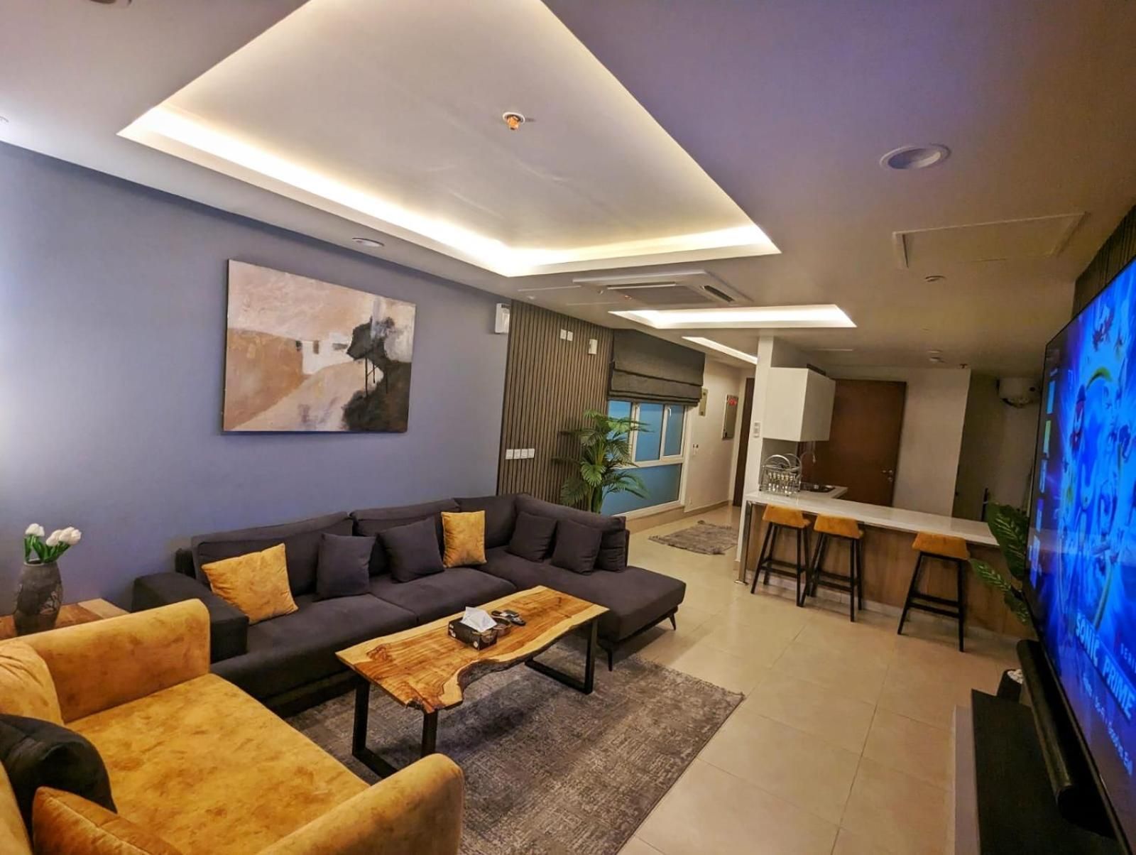 shared lounge/tv area