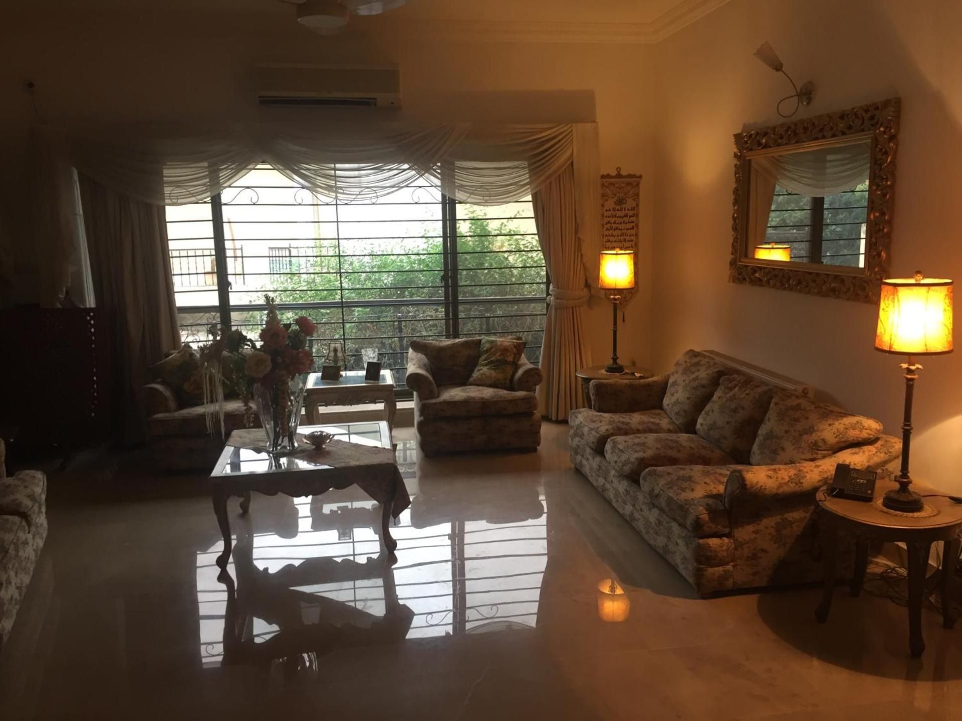 shared lounge/tv area