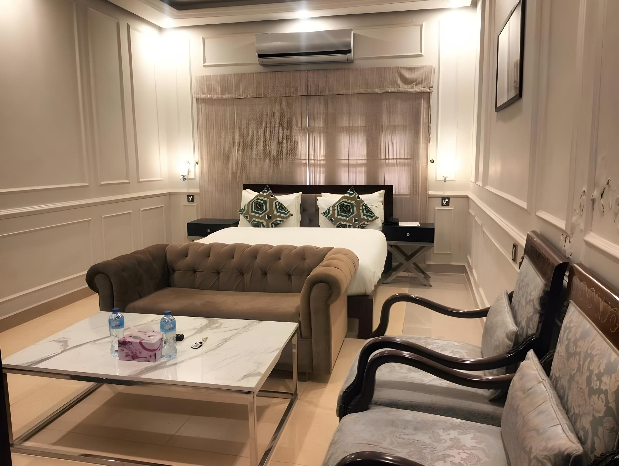 Riviera Courtyard Budget Room 3