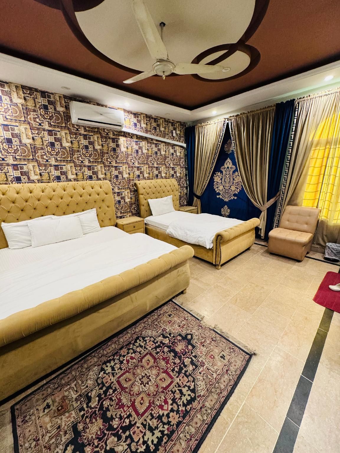 MadCrew Lodge Deluxe Double or Twin