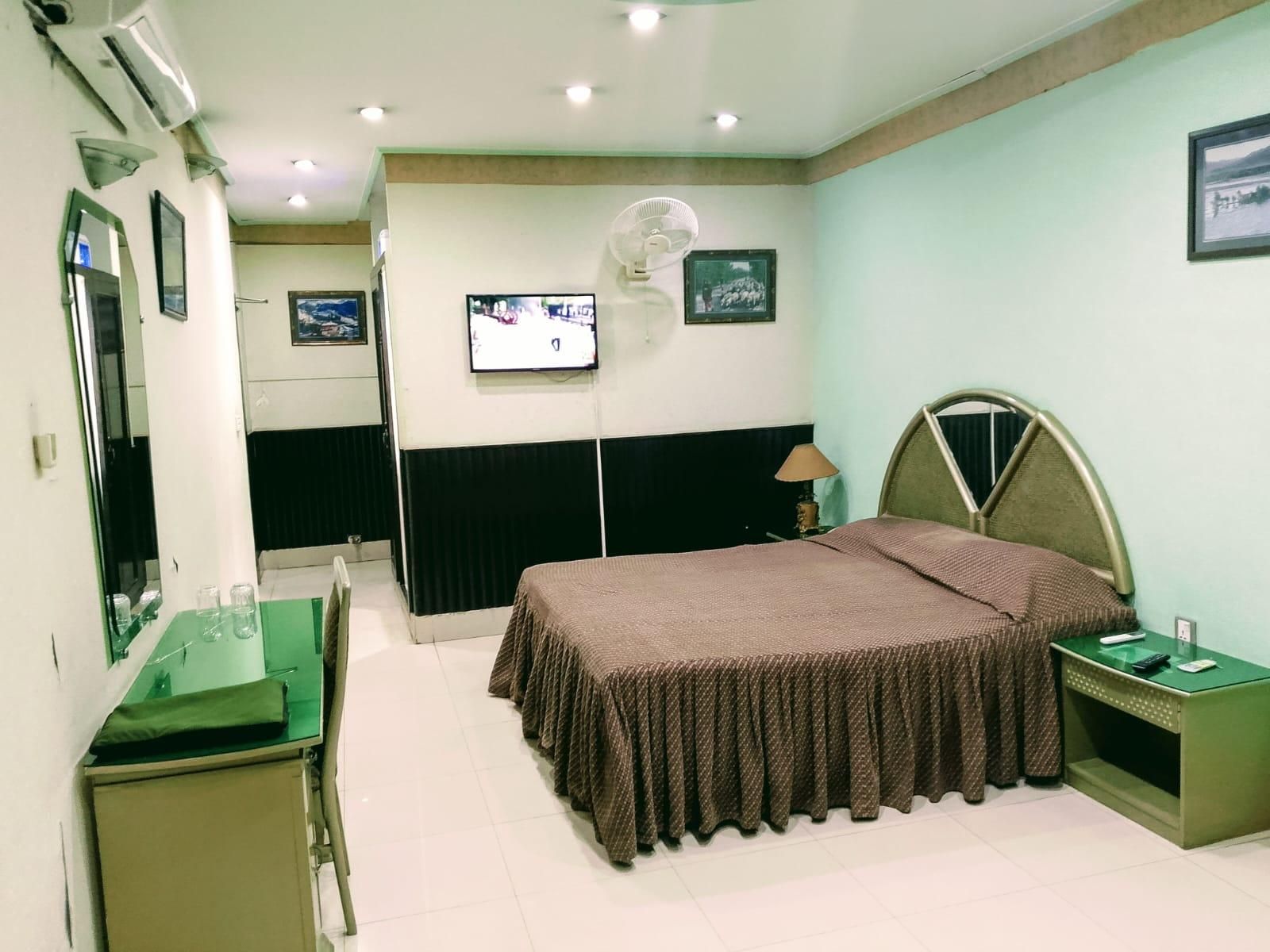 Queen Room