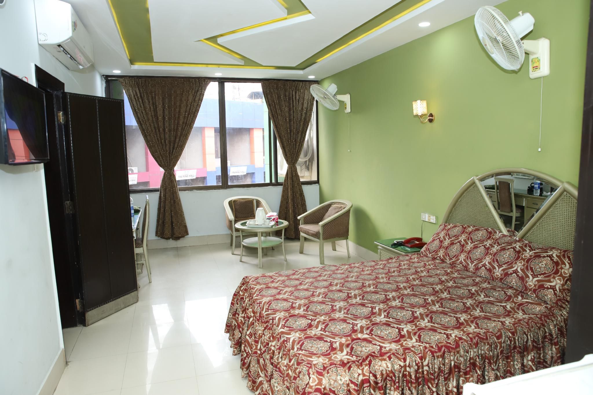 Queen Room