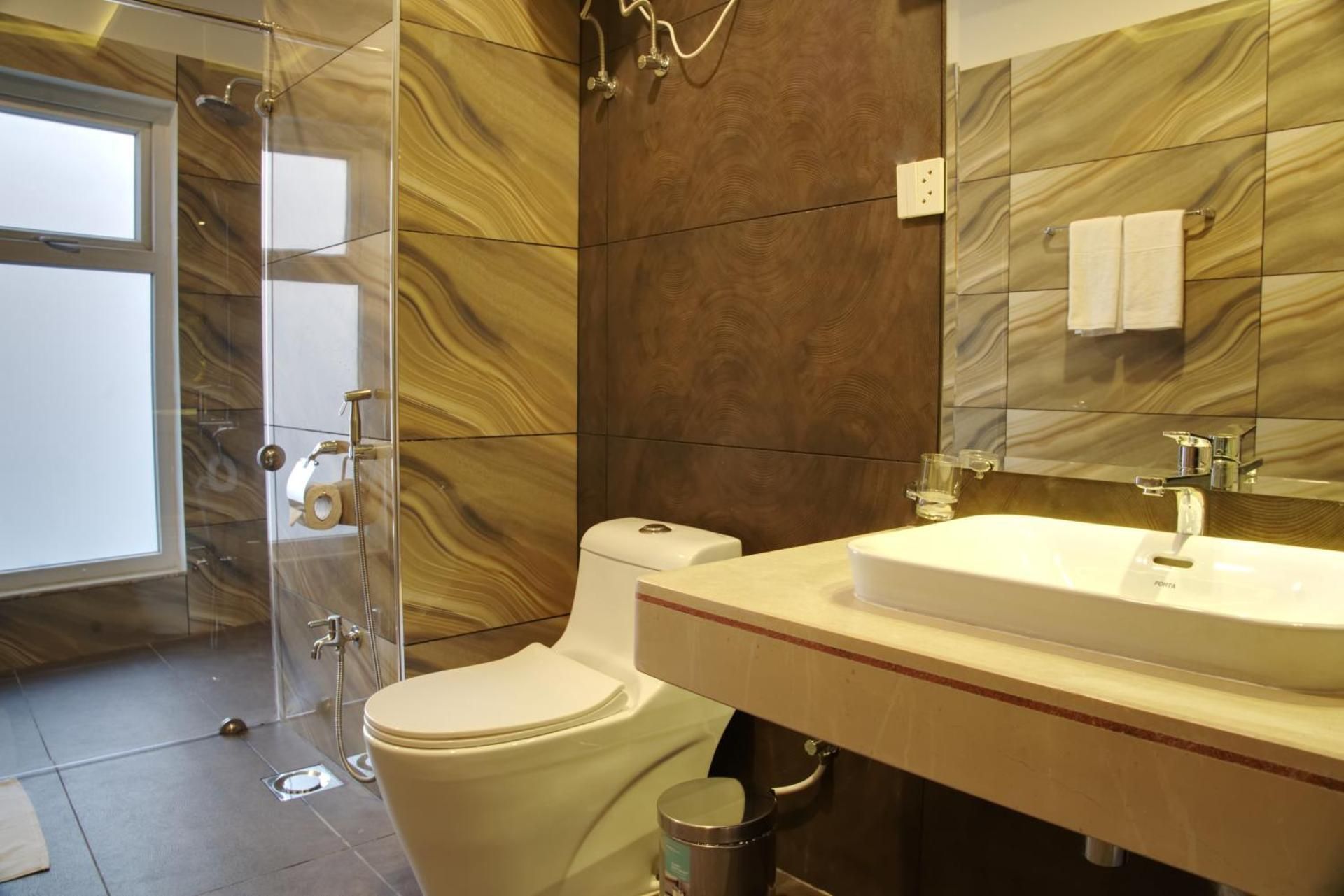 Hotel Tourmaline Peshawar Deluxe Room 3