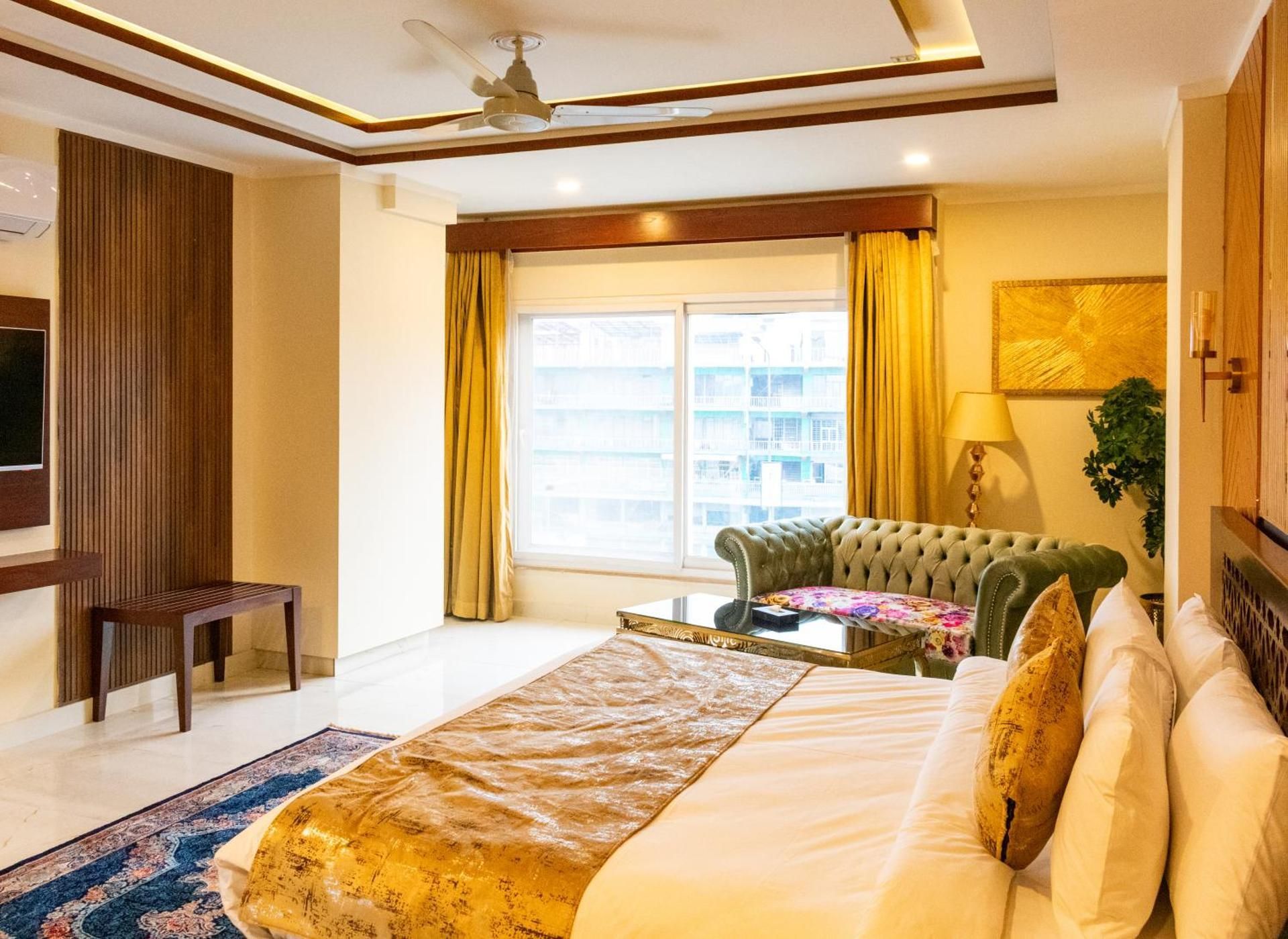 Hotel Tourmaline Peshawar Deluxe Room