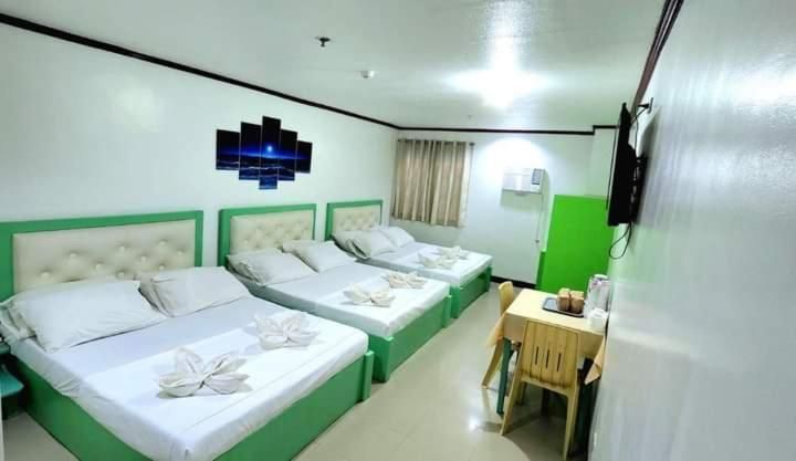 Demiren Hotel and Restaurant Family Room 2