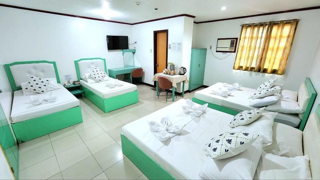 Demiren Hotel and Restaurant Family Room