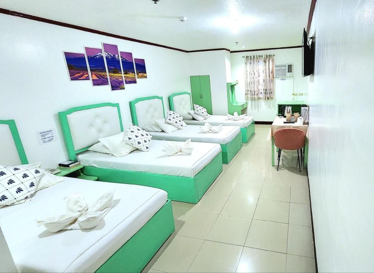 Demiren Hotel and Restaurant Quadruple Room 3