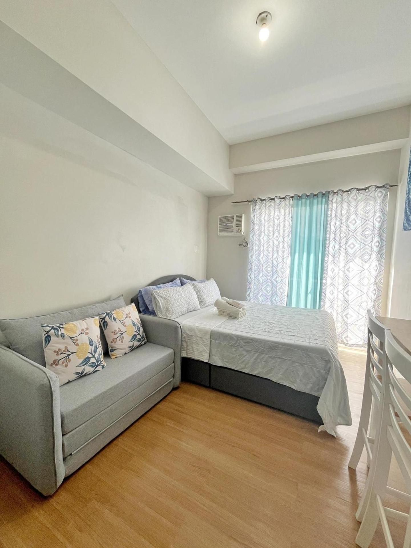 Studio with Sofa Bed