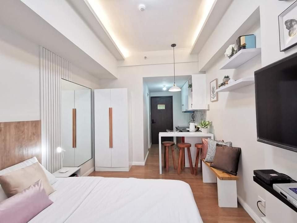 Deluxe Queen Studio 