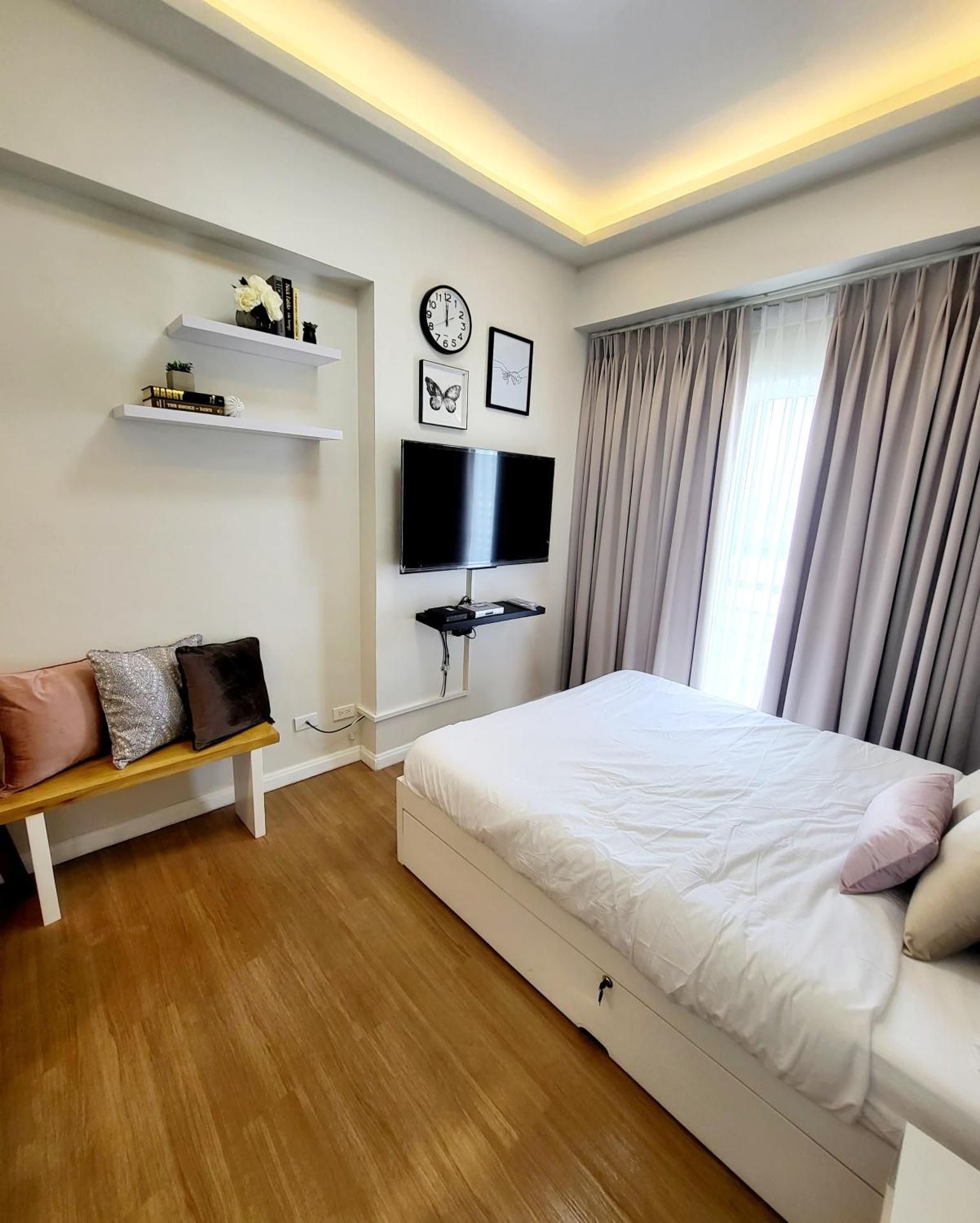 Deluxe Queen Studio 