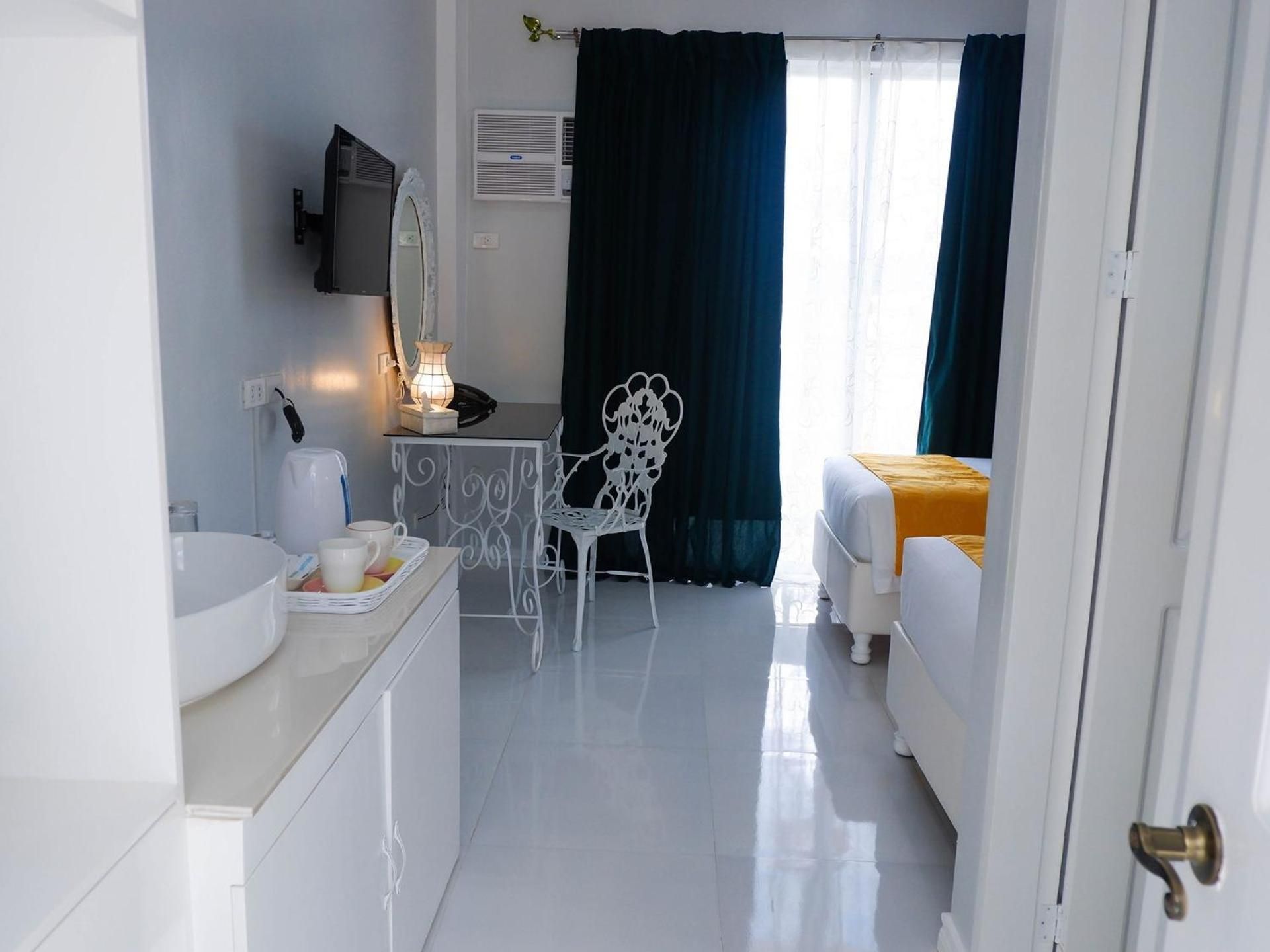 Deluxe Double or Twin Room