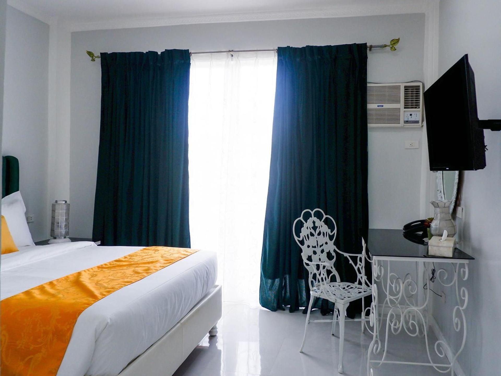 Deluxe Double Room with Balcony