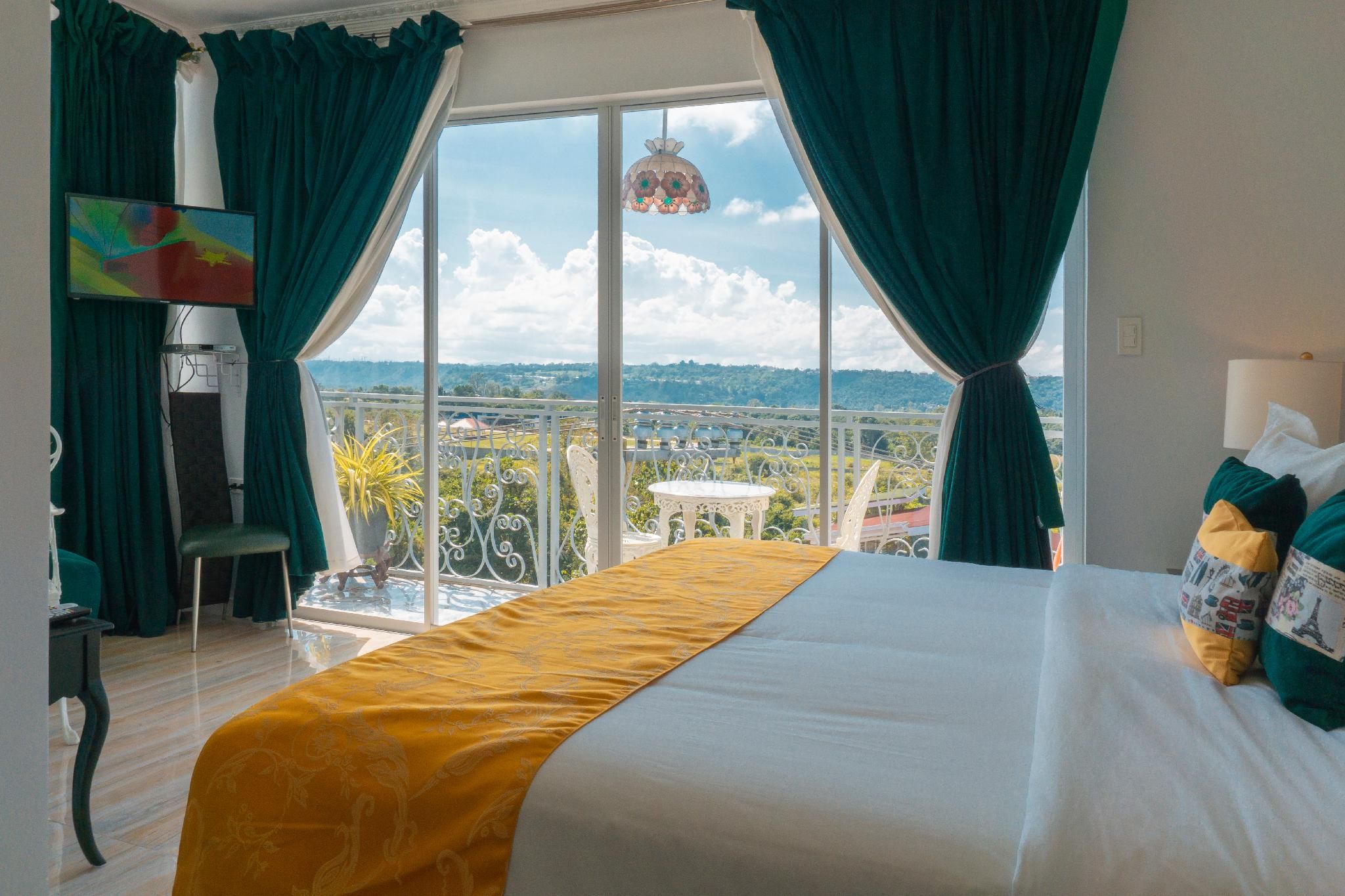 Junior Suite - 1 King Bed with Balcony