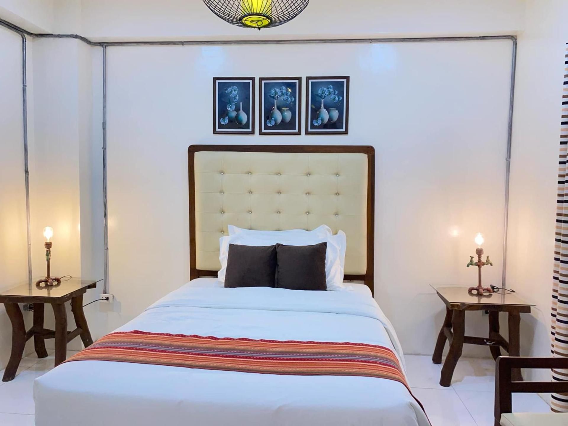 Deluxe Queen Room