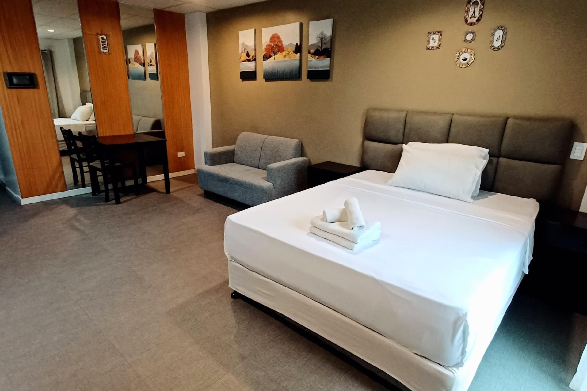 Smart Condominium powered by Cocotel Deluxe Studio Room 2