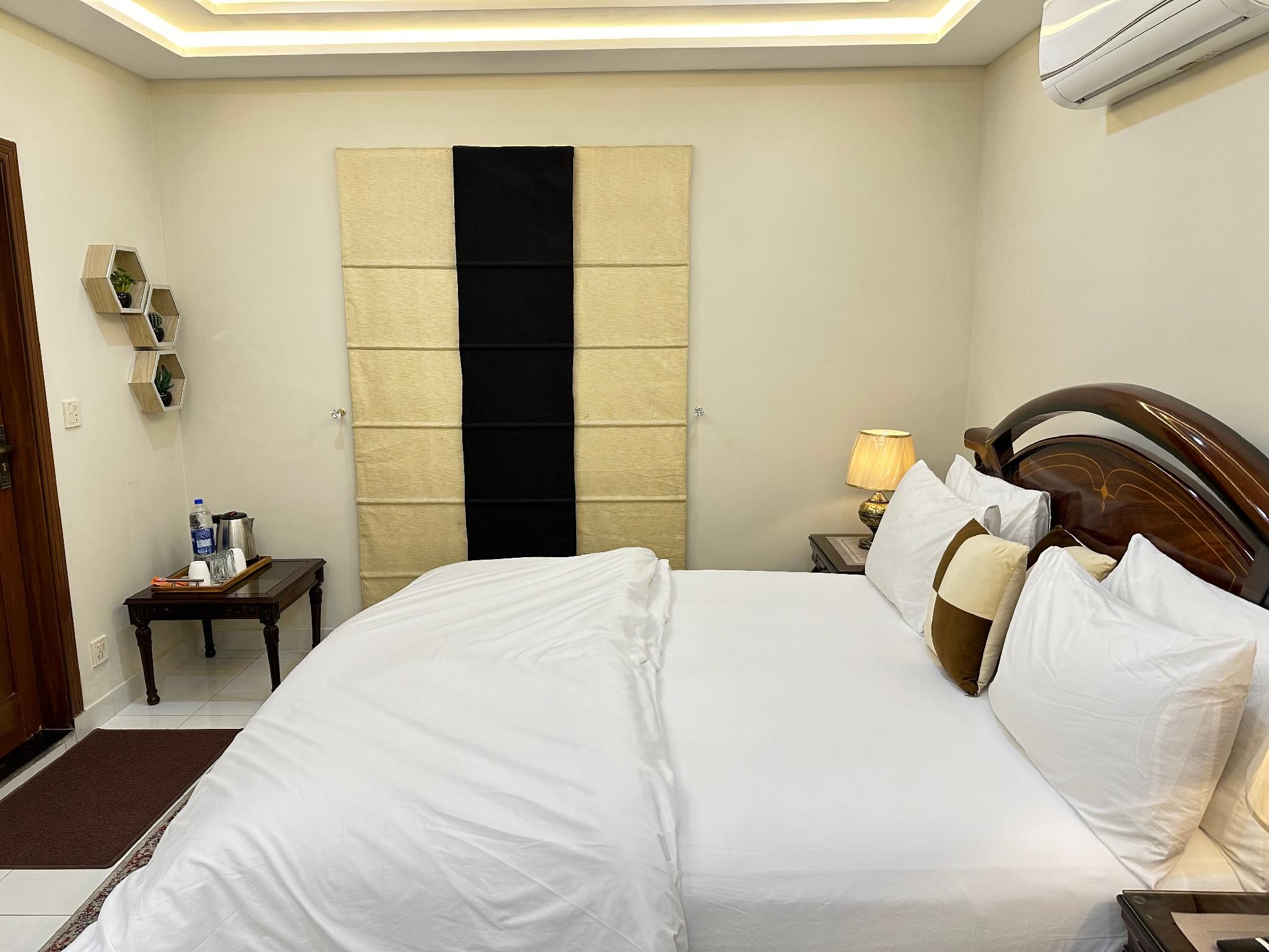 Mukhtar Homes Bahria Town Lahore Studio - Kitchen