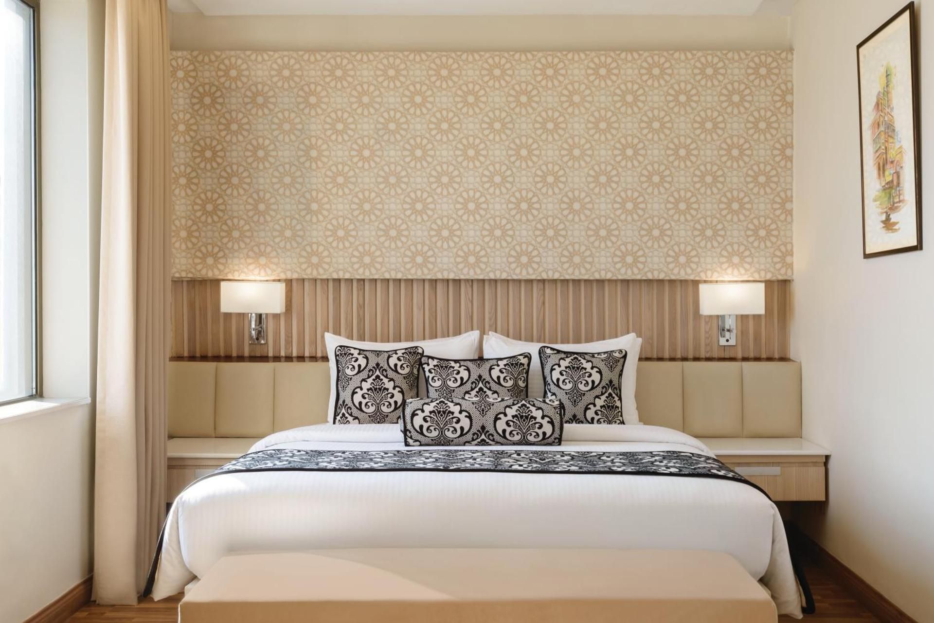 1 King Bed, Deluxe Room, Smoking