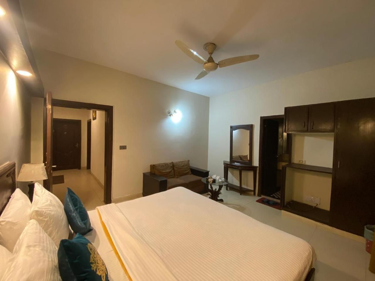 Deluxe Single Room