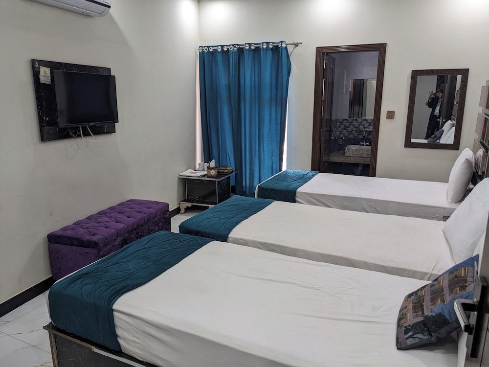 New View Hotel Executive Triple Room 3