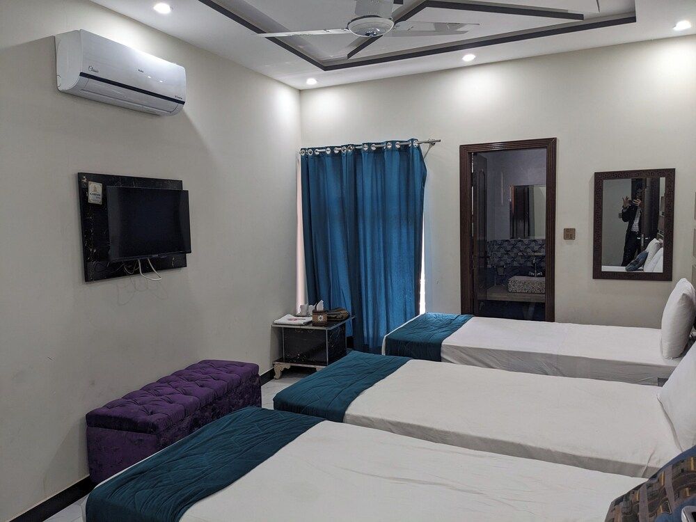 New View Hotel Executive Triple Room 5