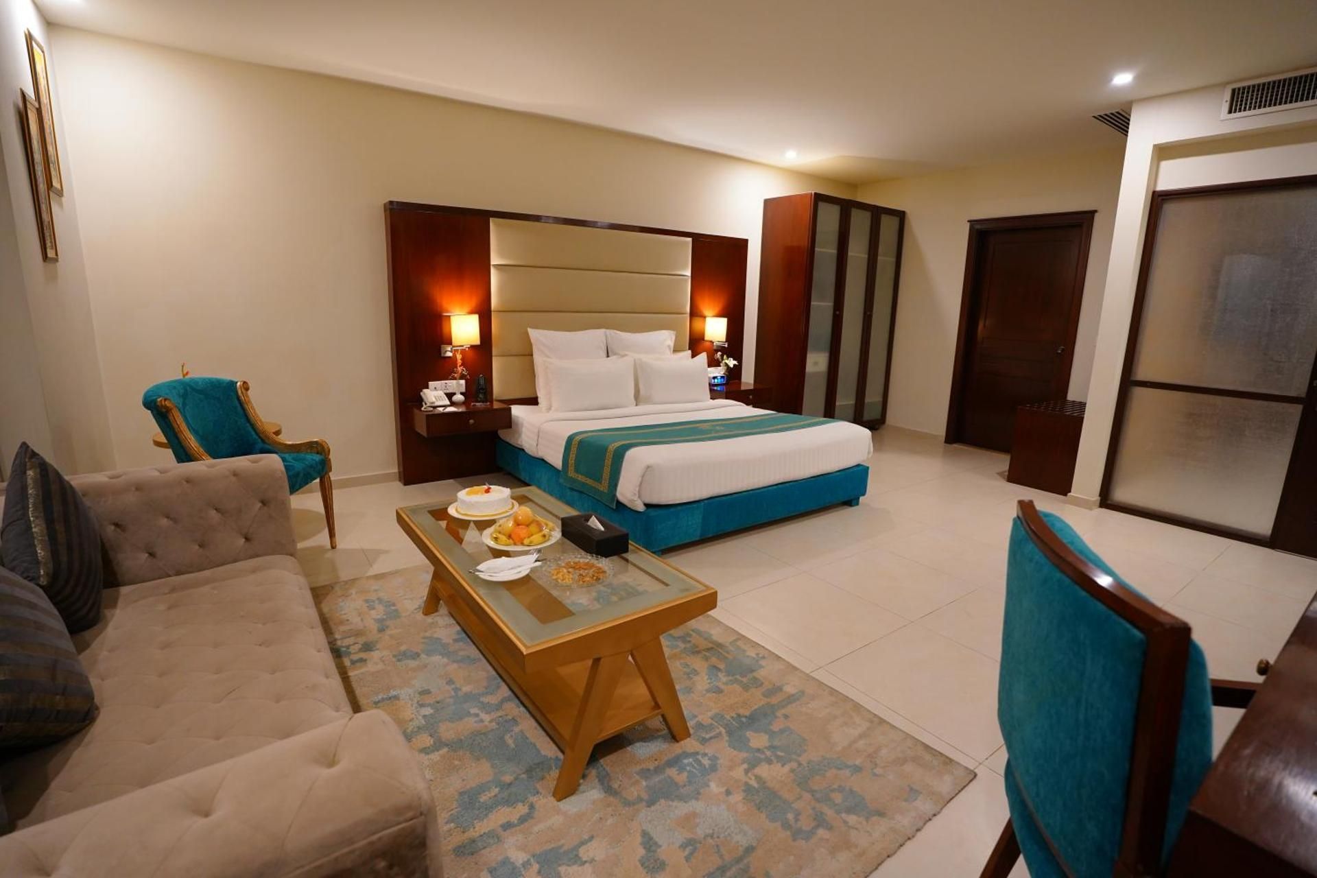 Nine Tree Luxury Hotel & Suites Lahore Deluxe Suite
