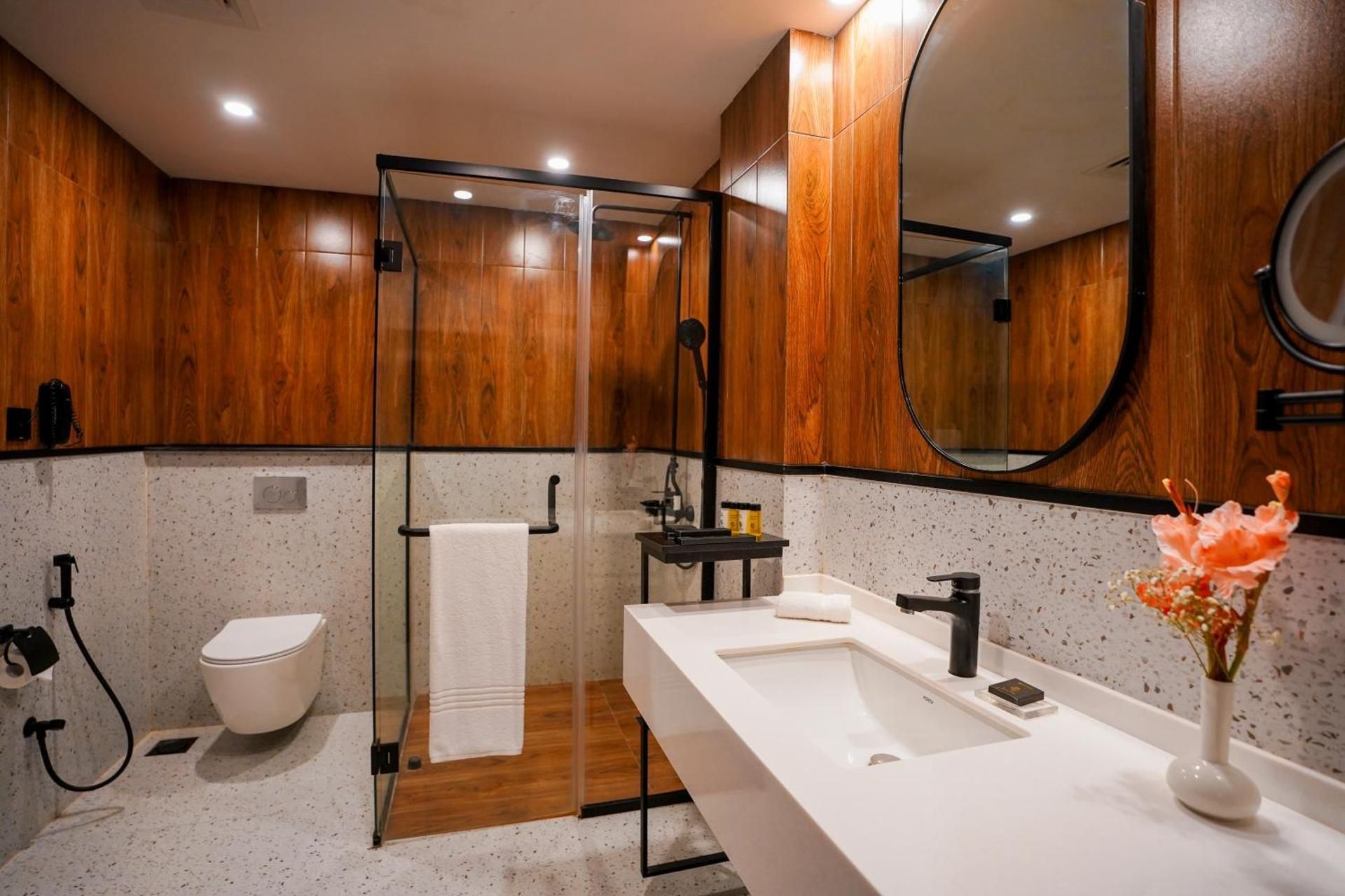 Nine Tree Luxury Hotel & Suites Lahore Deluxe Suite 3