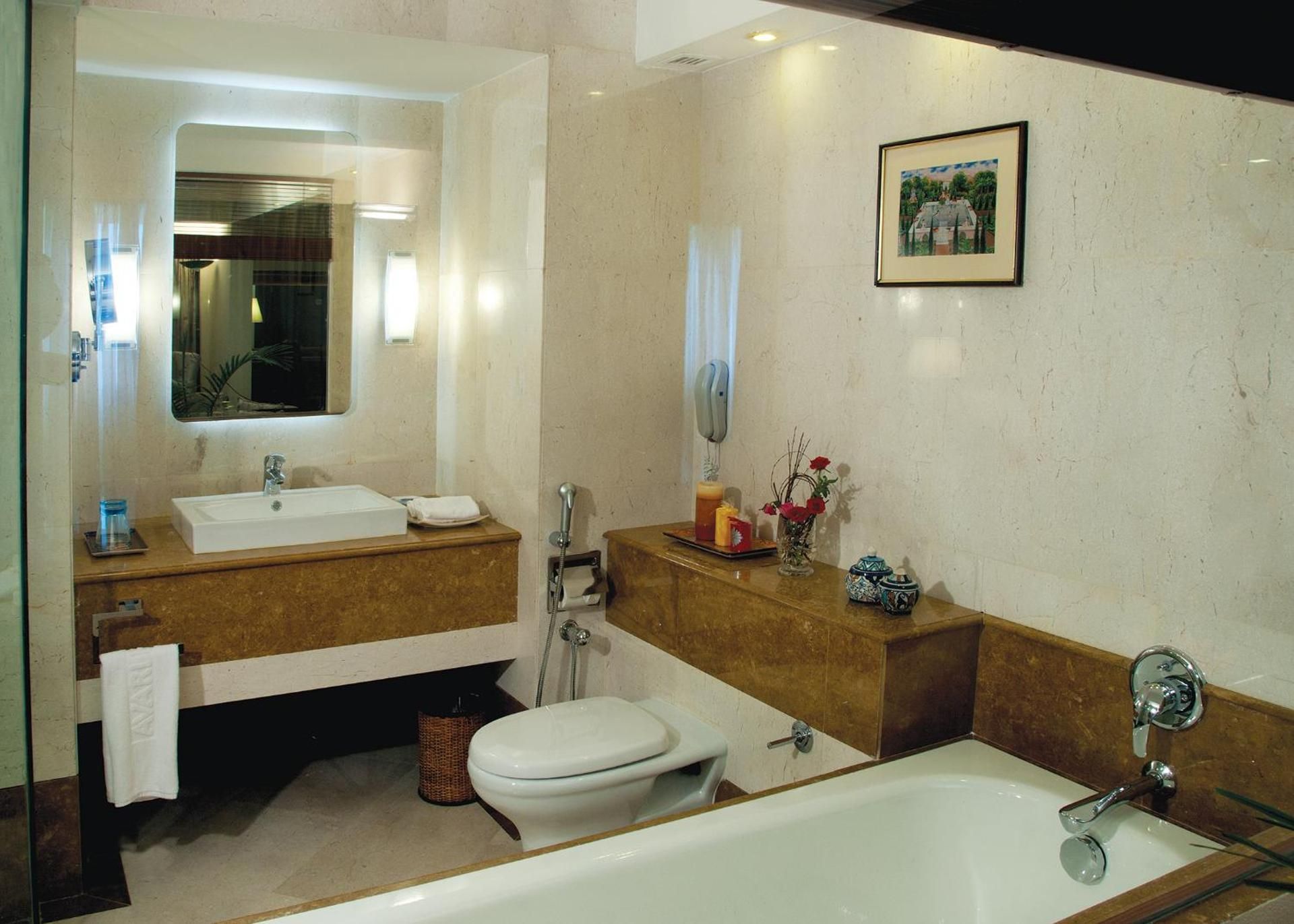 Avari Lahore Executive Suite 3