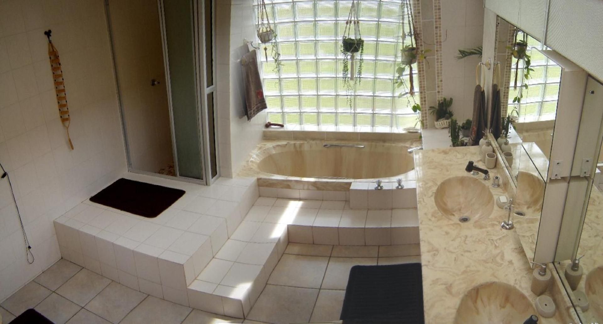Luxury Suite