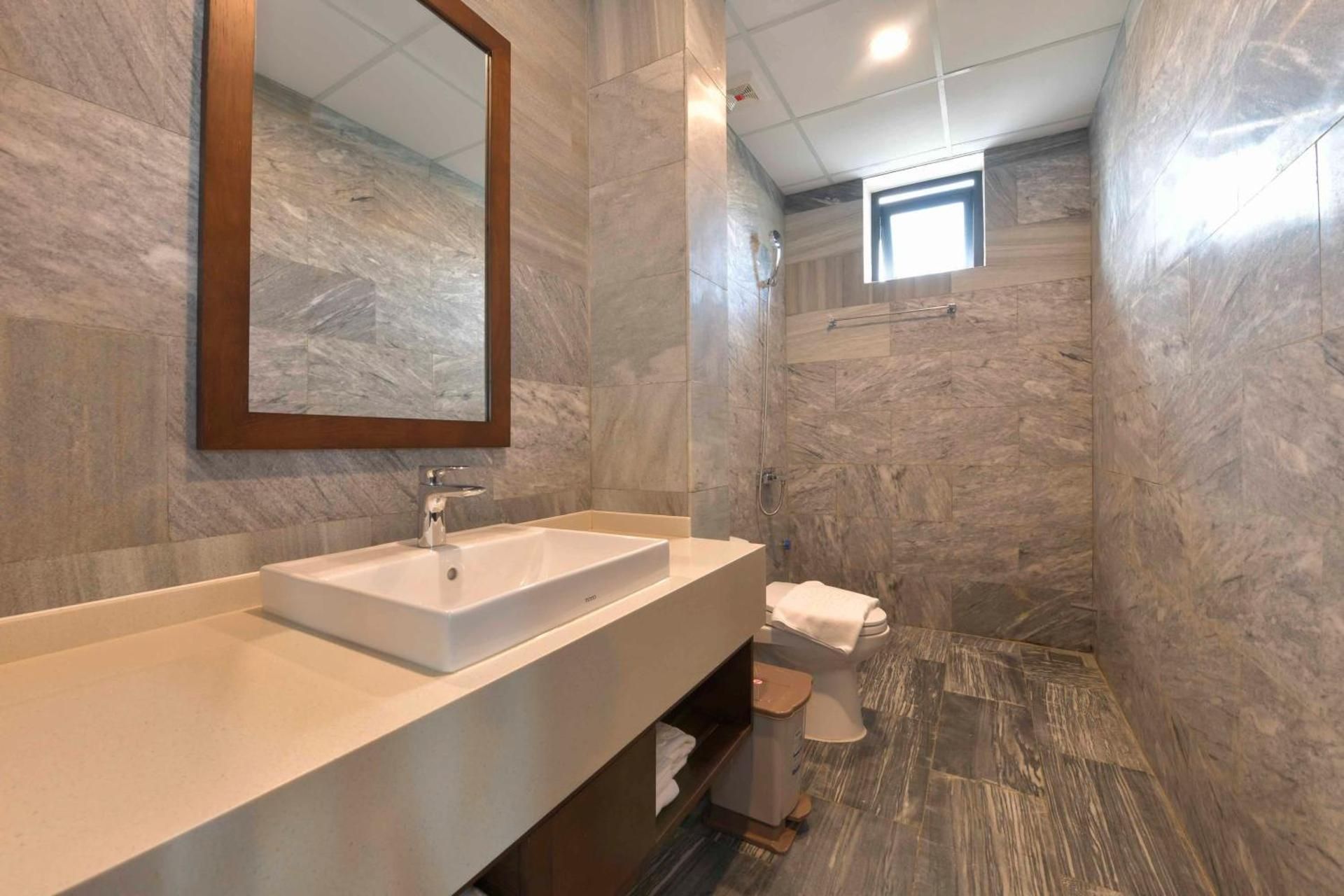 CocoLand Thu Xa Ancient Town Resort Family Luxury Suite 6 Bedrooms 3