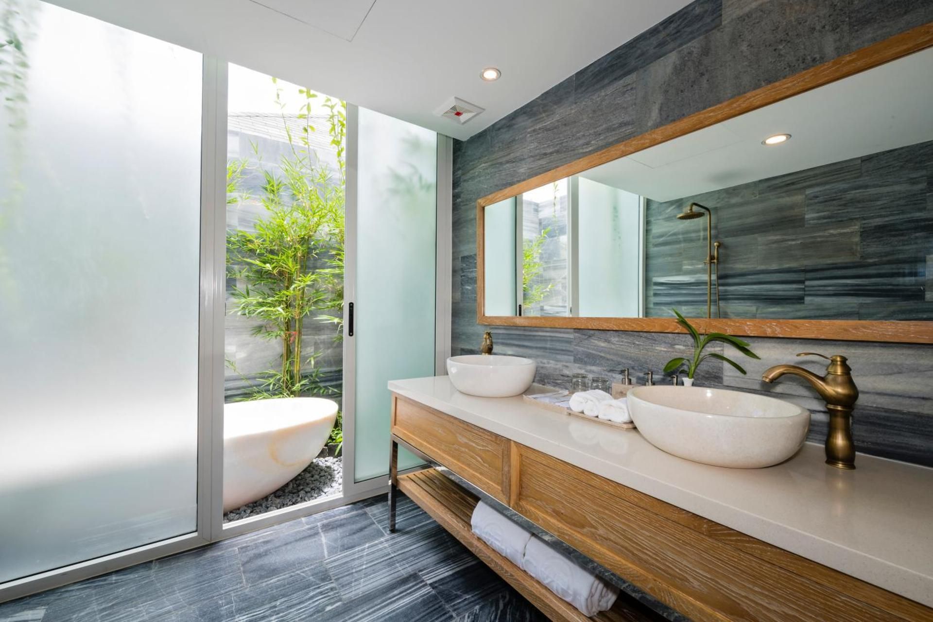 Luxury Lake View Villa Twins