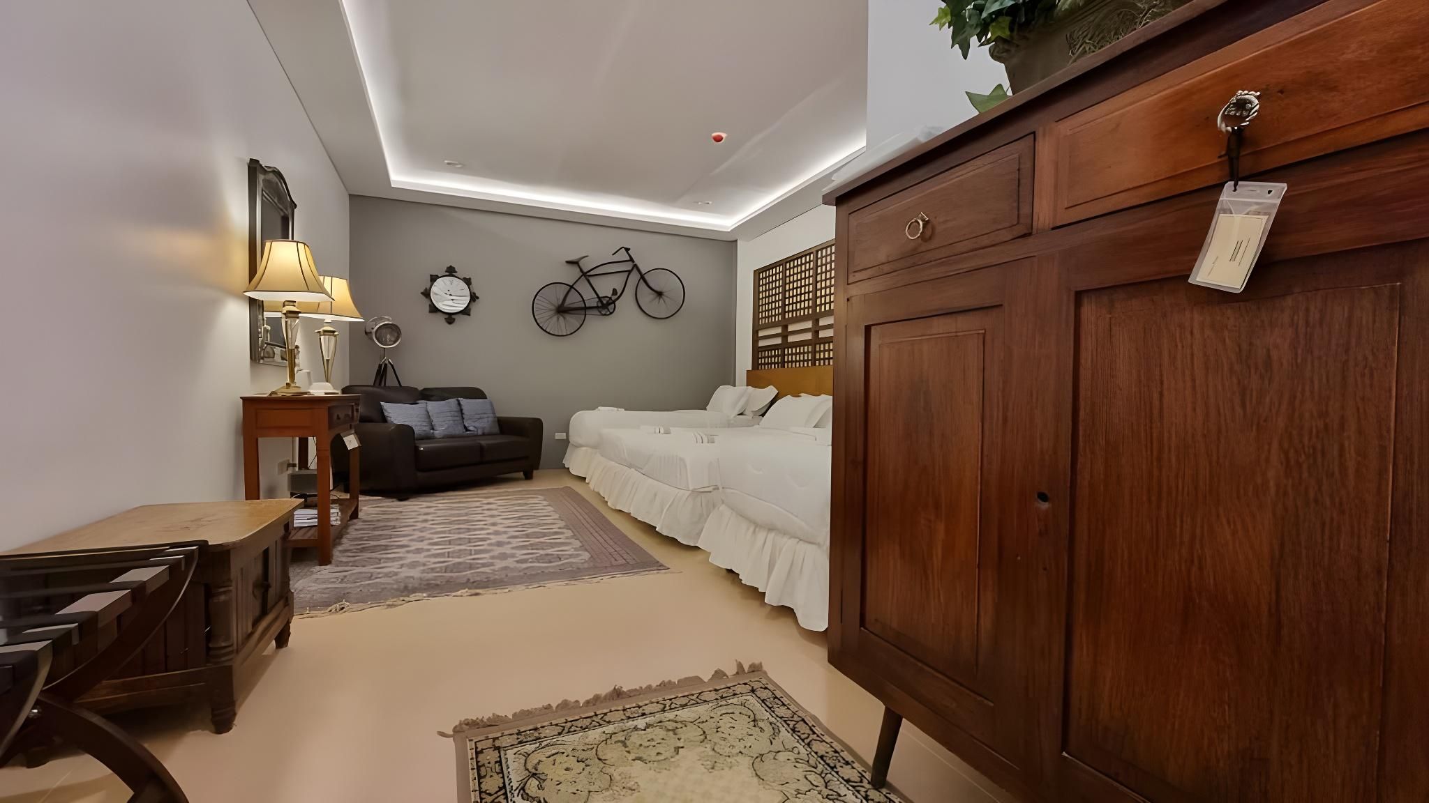 Deluxe Family Suite
