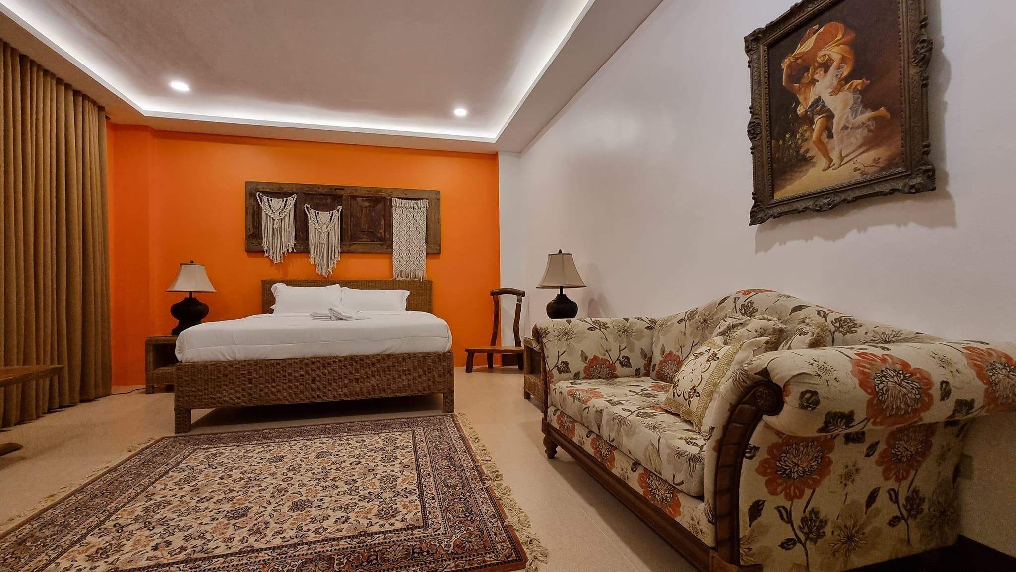 Executive Suite B