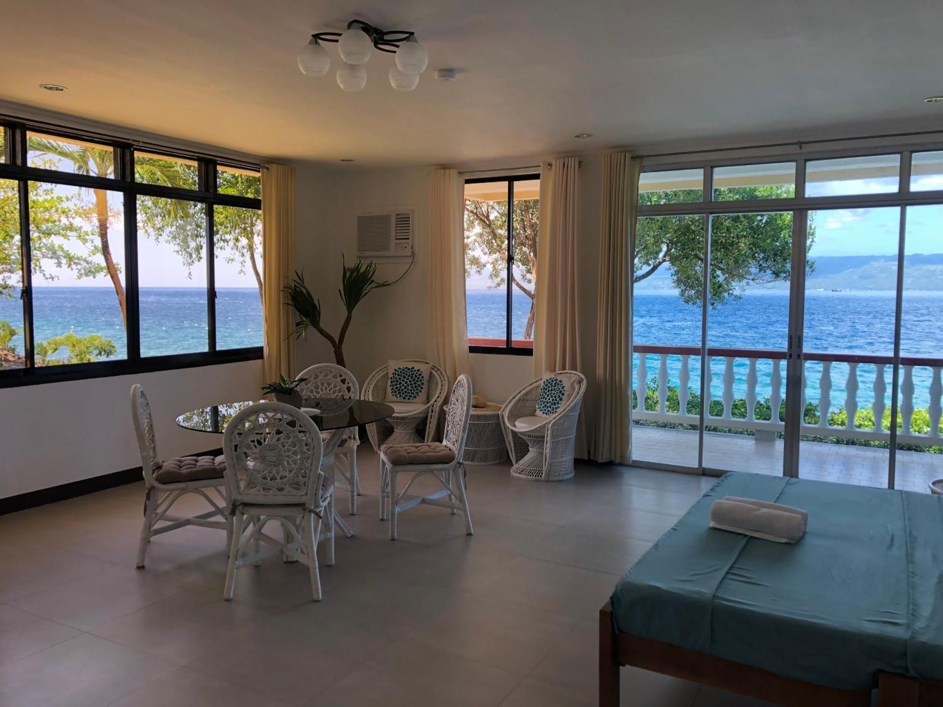 Wuthering Heights Bed & Breakfast by the Sea Suite with Sea View 2