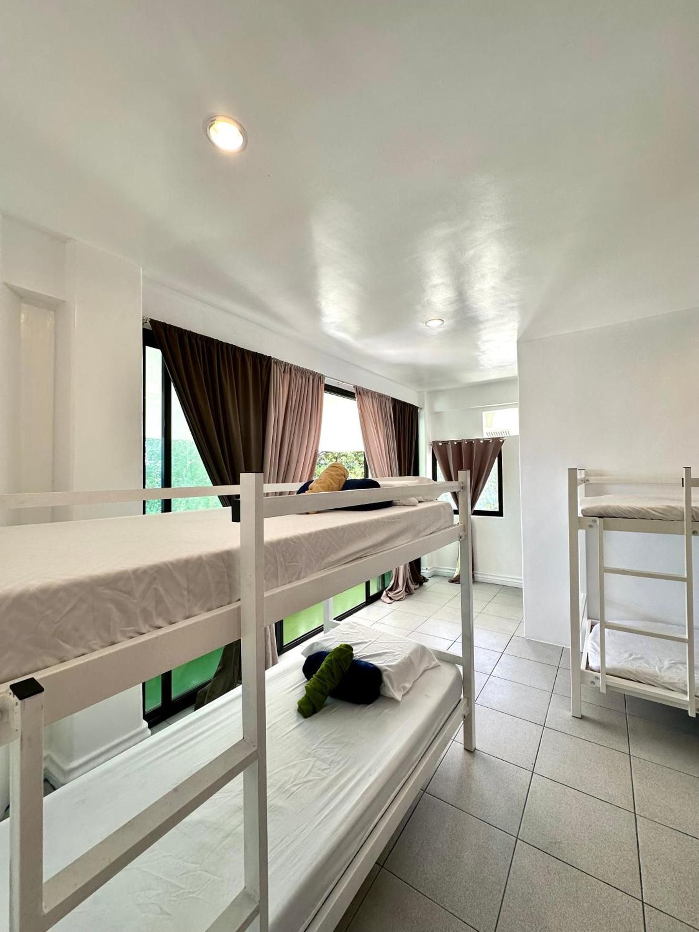 Mixed Dormitory Room